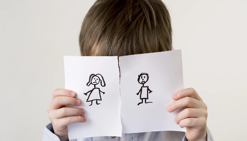 Thu nhập và tư cách đạo đức là tiêu chí hàng đầu xét quyền trực tiếp nuôi con