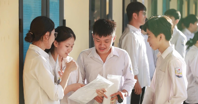 Giải pháp theo dõi con sau giờ tan học khéo léo cho cha mẹ