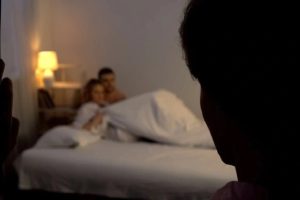 Có nhiều cách giúp bạn thu thập chứng cứ chồng ngoại tình